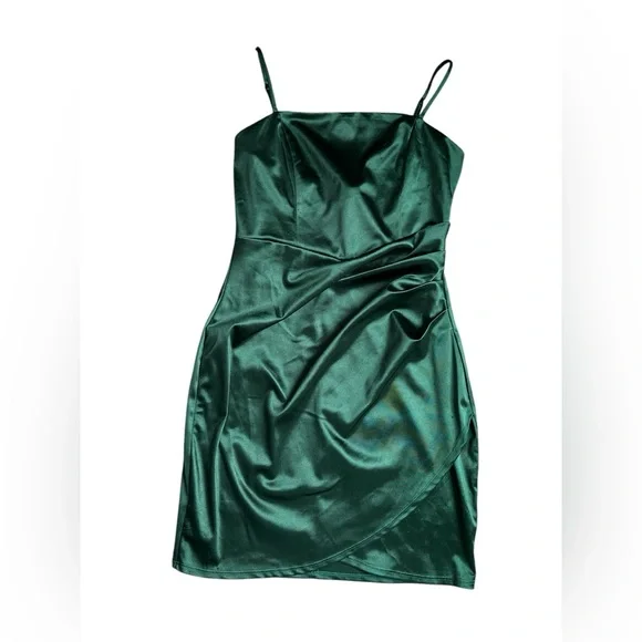 5/$25 Emerald Sundae gorgeous Bodycon mini dress with faux wrap size medium - Picture 3 of 8